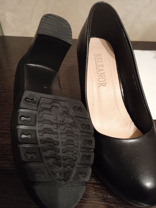 Продам новые туфли