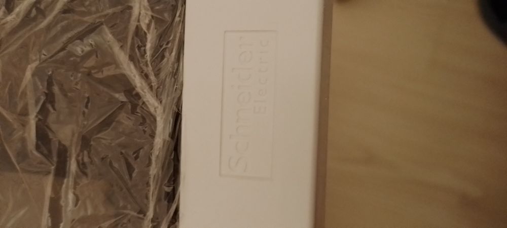 Ел табло за 8 прекъвача на Schneider с 2 прекъсвача