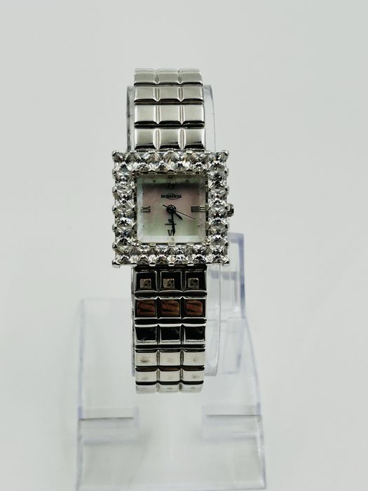 Дамски часовник Adrienne