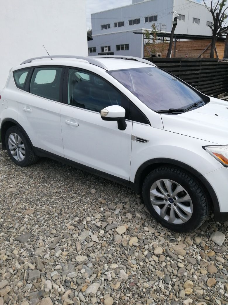 Ford Kuga 2011 noiembrie