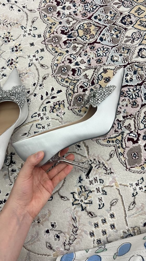 Туфли на высоком каблуке от charles& keith