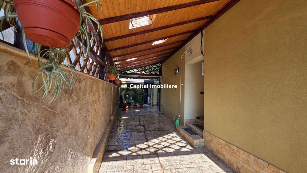 Casă Central Orsova, cu vedere la Dunăre