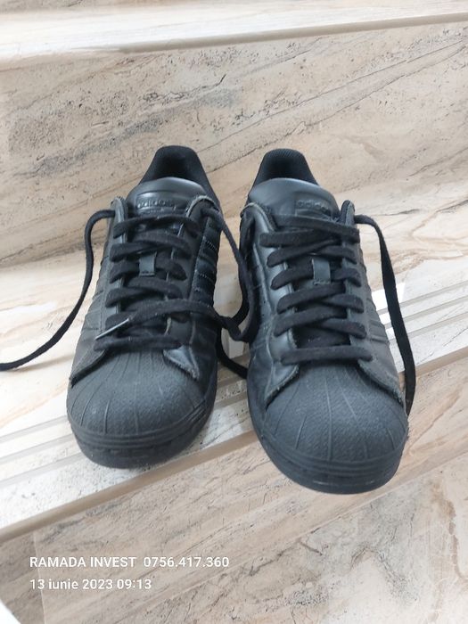 Vând Adidași Marca Adidas mărimea 42   Preț  250 lei