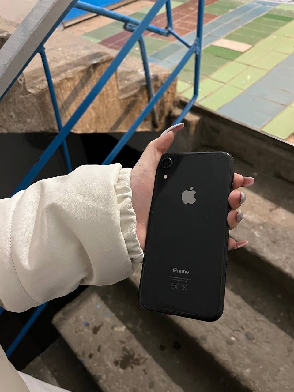 Продам iPhone xr