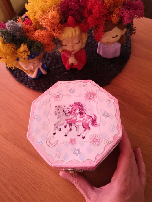 Дрешки р-р62/68,3-6 м-ца,обувчици и шапки,доставка 3.30 лв с Бълг пощи