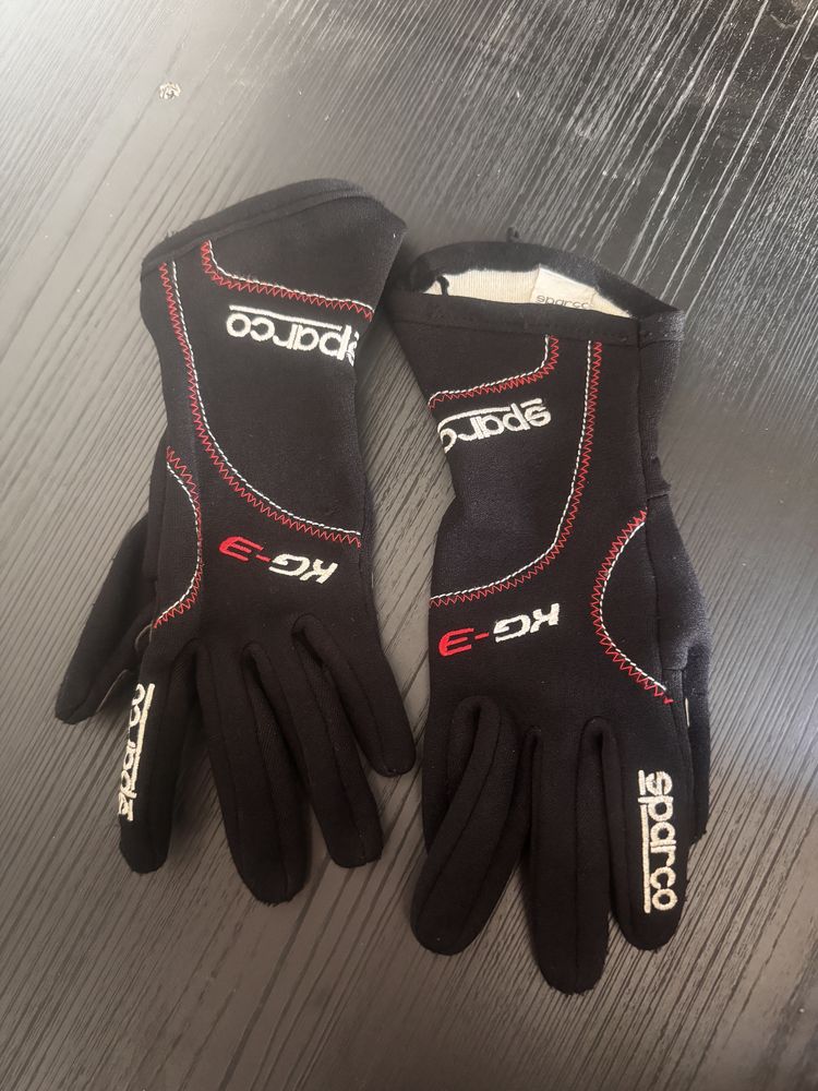 Предпазна яка Sparco, ръкавици Sparco