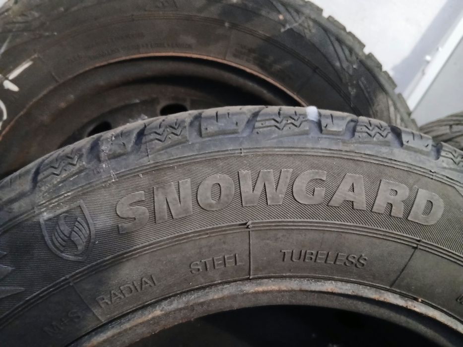Vând roti de logan echipate cu anvelope de iarna ,rosava snowguard