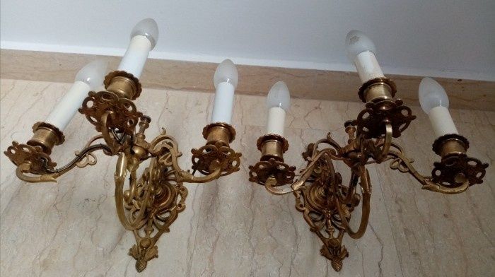 Eleganta pereche de aplice cu 3 brațe de dimensiuni impresionante din