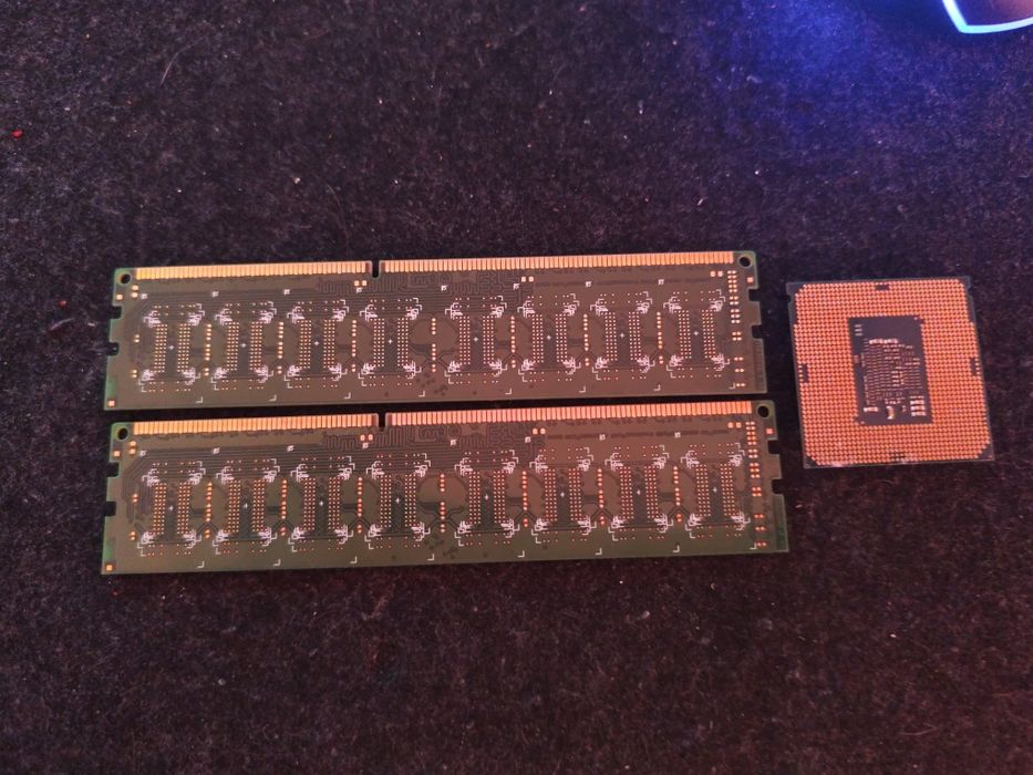 Продава се процесор i3 6100 с рам 8гб