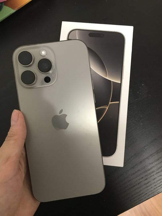 Продам Айфон 16 про макс 256 гб