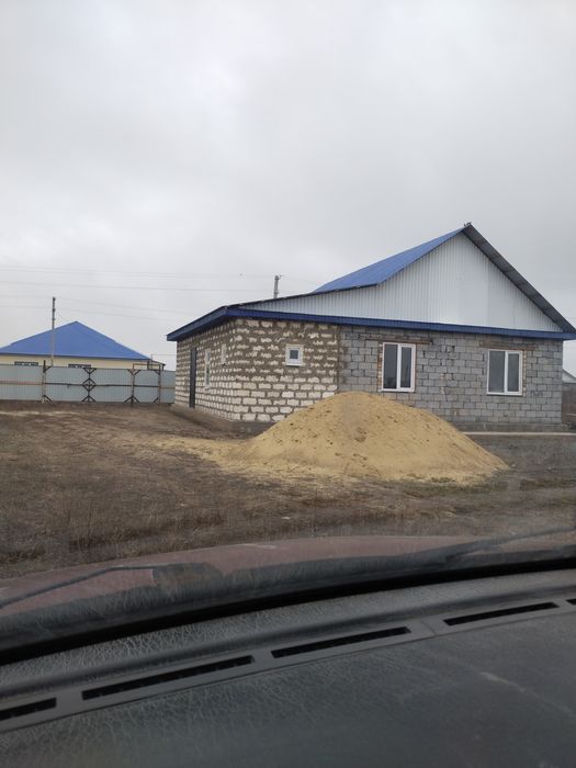 Уи сатылад. дом продается.