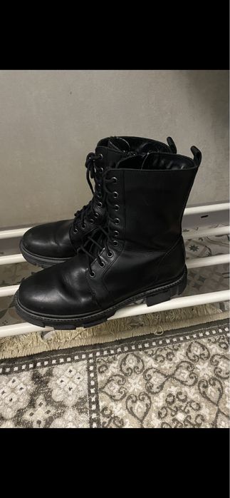 Продам зимние ботинки