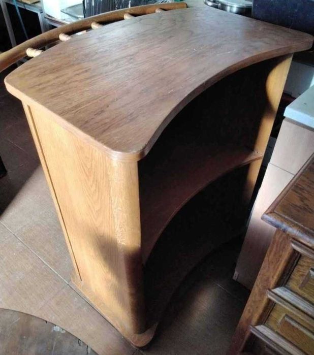 Bar din lemn masiv in oferta