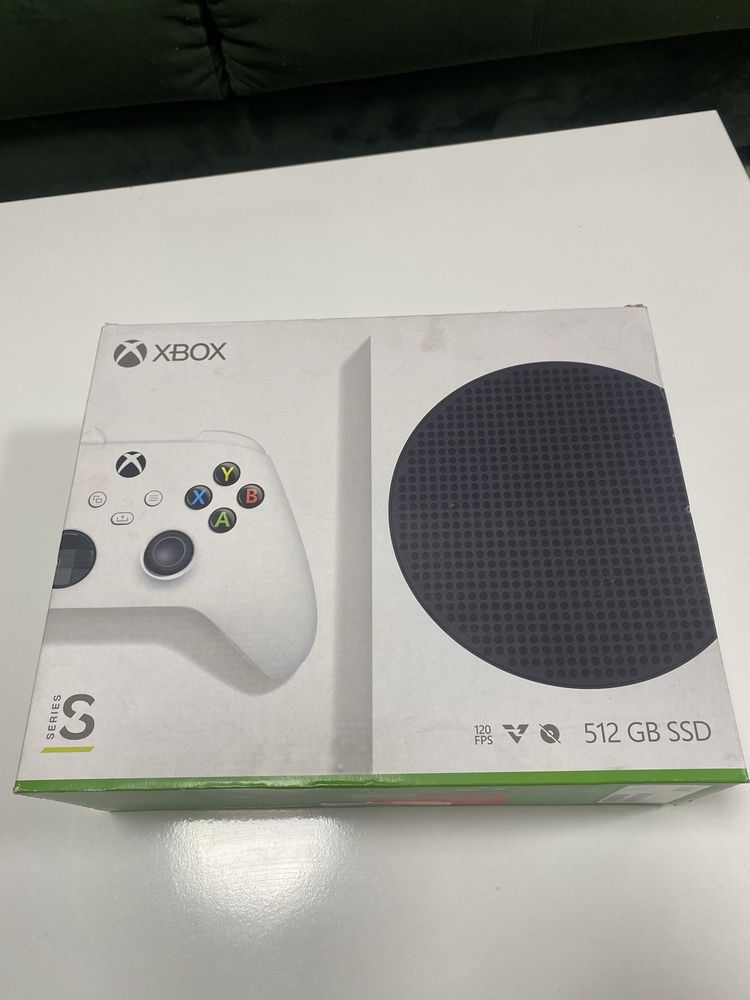 Xbox Series S 512 gb с два контролера