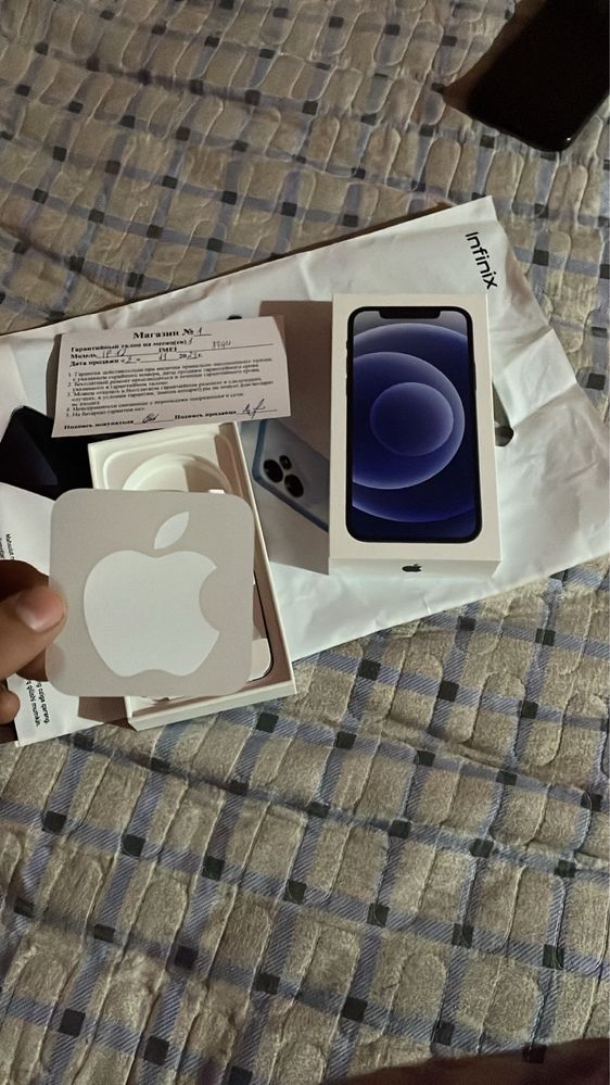 Iphone 12 64 talik karobka bor yomksa 100% umuman aybi yo 1 oylik tel