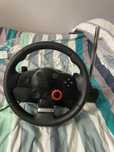 Vând volan logitech driving force gt