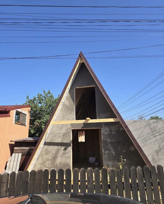 Vand cabane tip A frame, acceptam variante auto