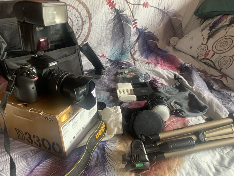 Camera foto DSLR Nikon D3300 18-55 35-70 manual 2 bat blit Nissin 64gb