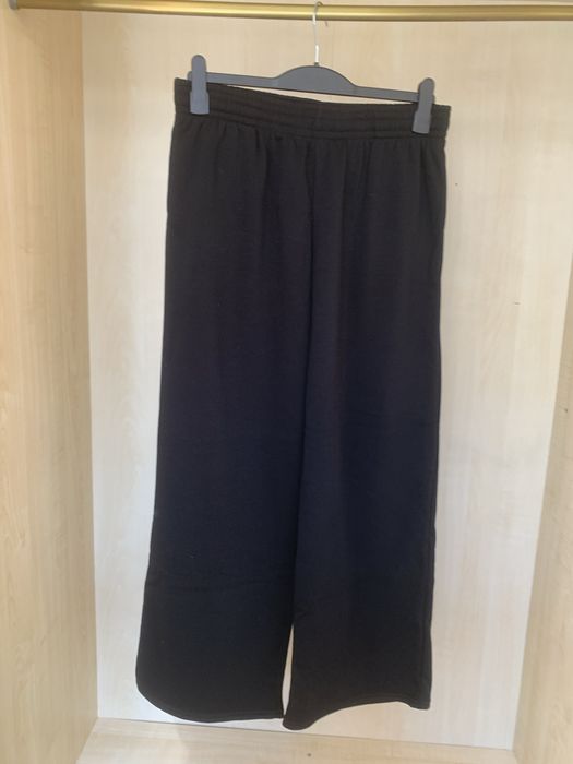 HM черен спортен панталон М - нов ( с етикета )