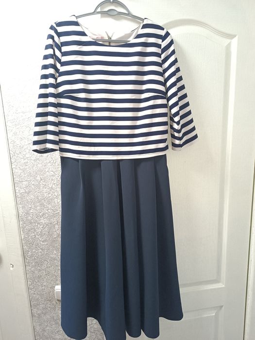 Платье, длинна по колено