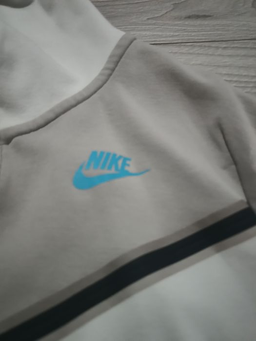 Hanorac Nike tech fleece