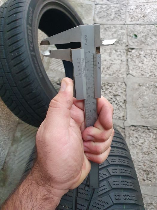 Зимни гуми Hankook 205/50 R17, 93V