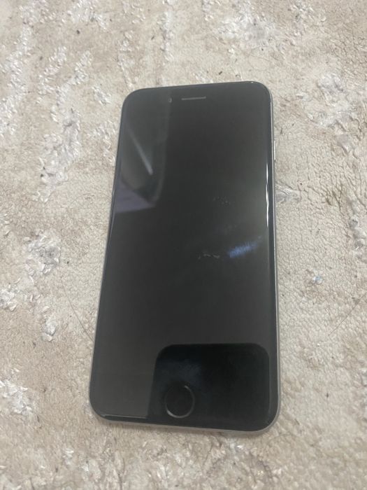 Продам Айфон 7