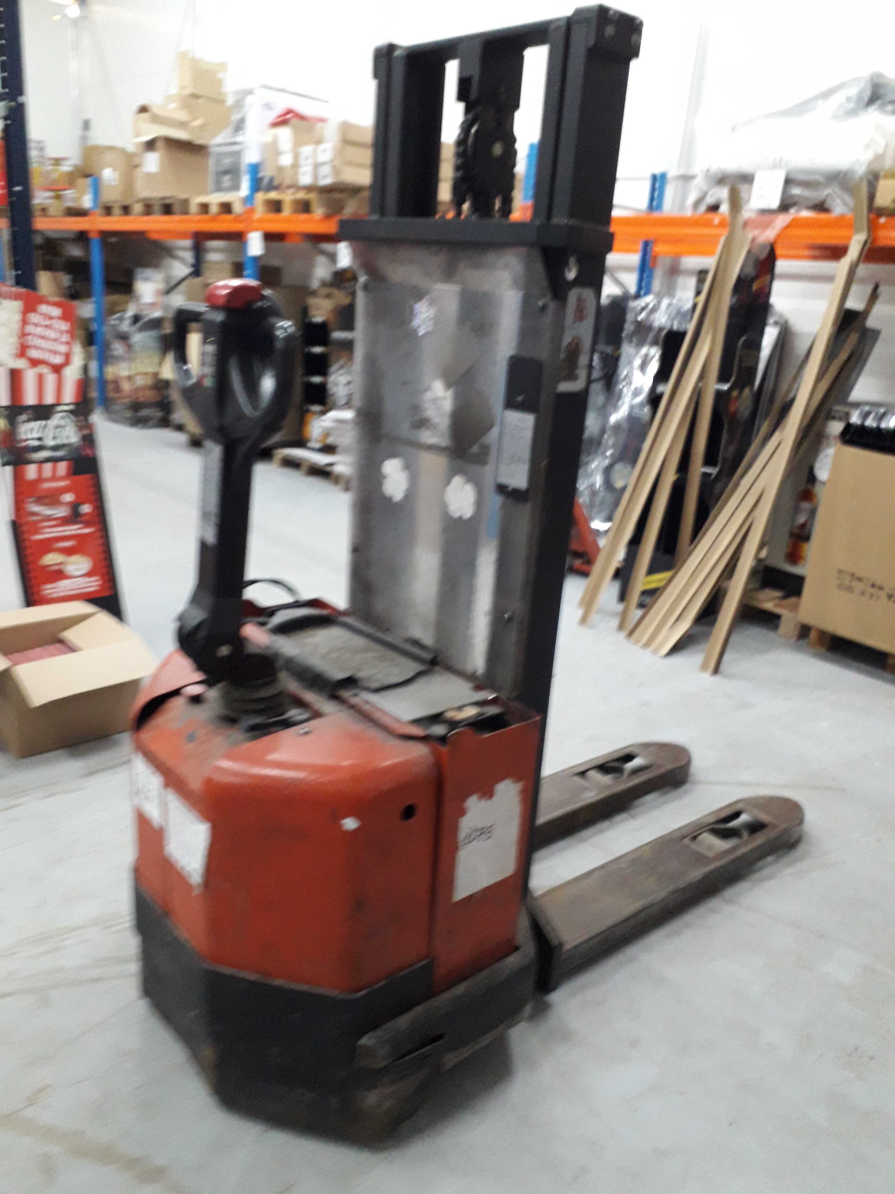 Eлектрически транспортьори YALE HYSTER