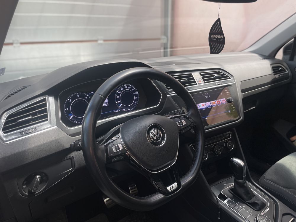 VW Tiguan R-Line 2.0TDI 190hp