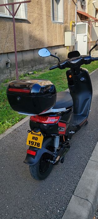Scuter electric rks R8