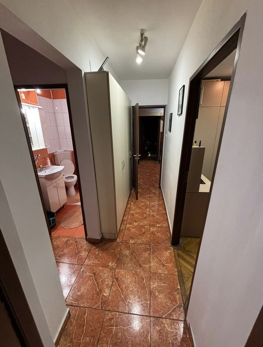 Vand apartament cu 3 camere