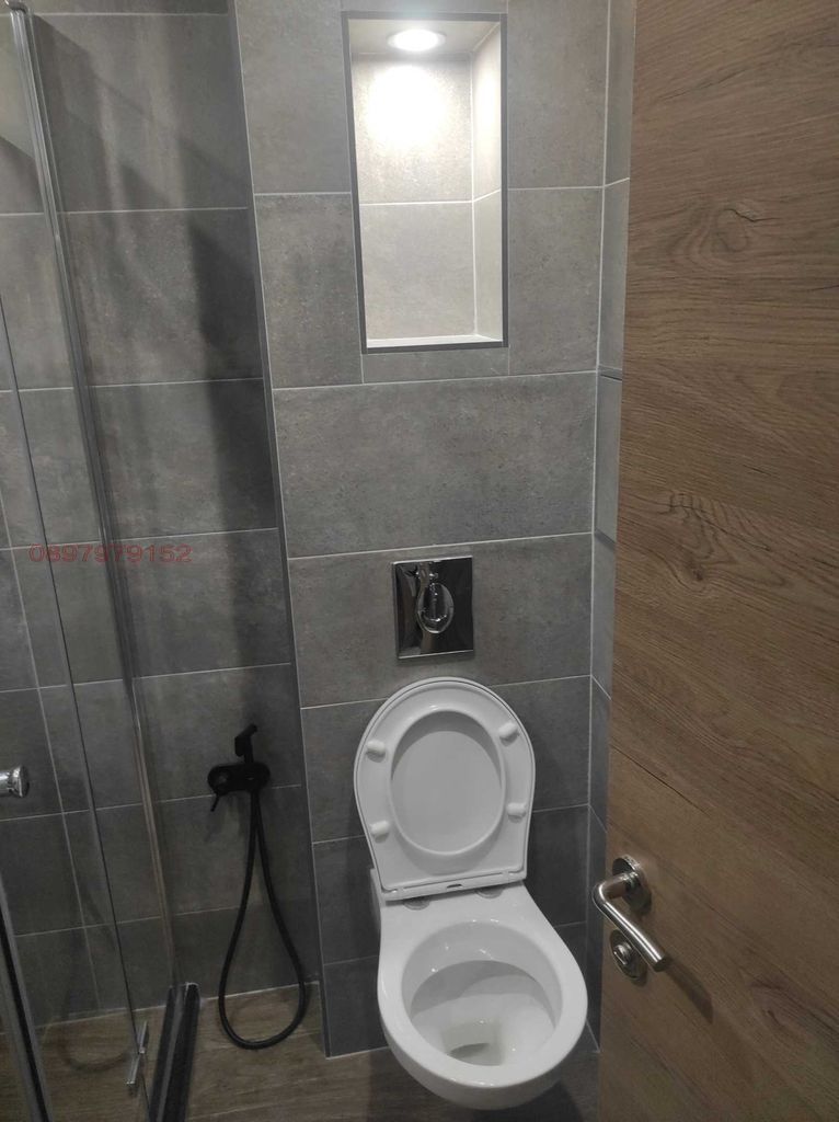 Дава се под наем Двустаен апартамент в София, Връбница 1 - 62 кв.м за 612 € - Снимка #7