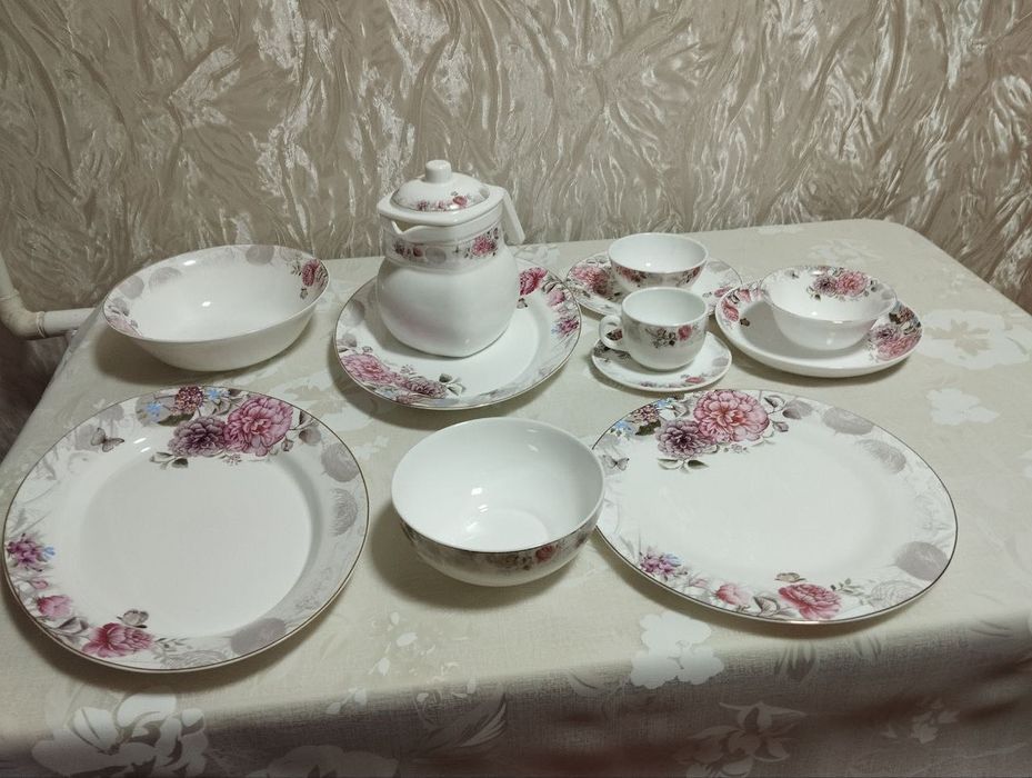 Обеленный сервиз