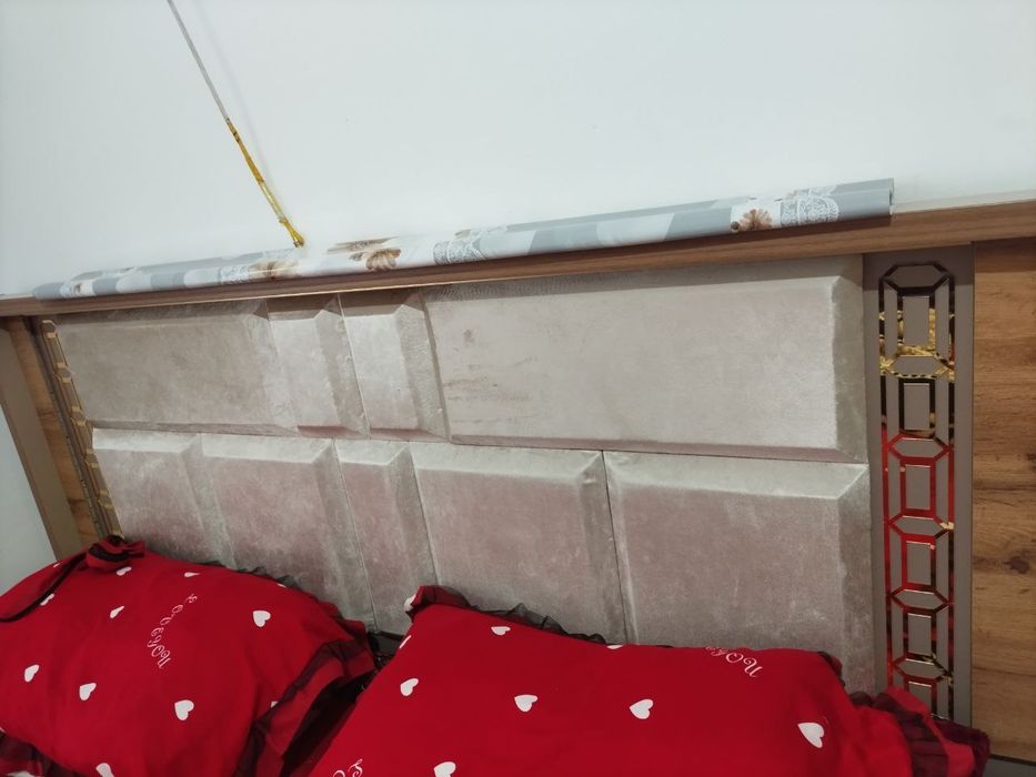 Мебель почти новый состояния отличная, полный комплект оддам срочно