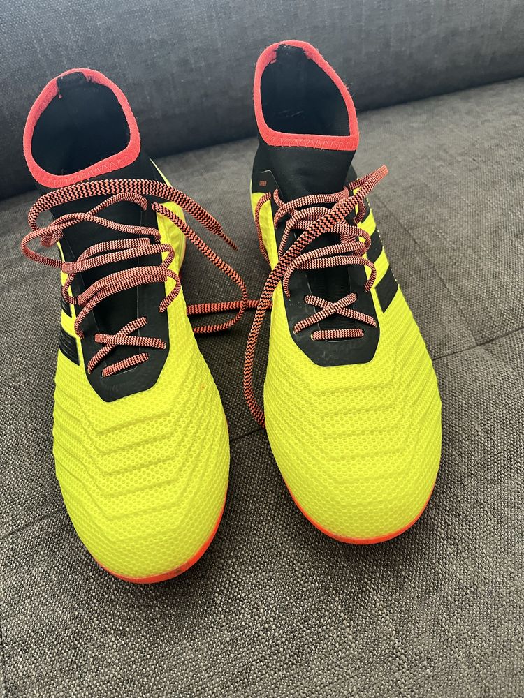 Vand ghete Adidas Predator marimea 41. 1/3