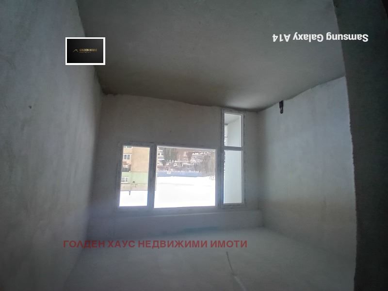 Продава се Двустаен апартамент в Перник, Изток - 65 кв.м за 797 €/кв.м - Снимка #5
