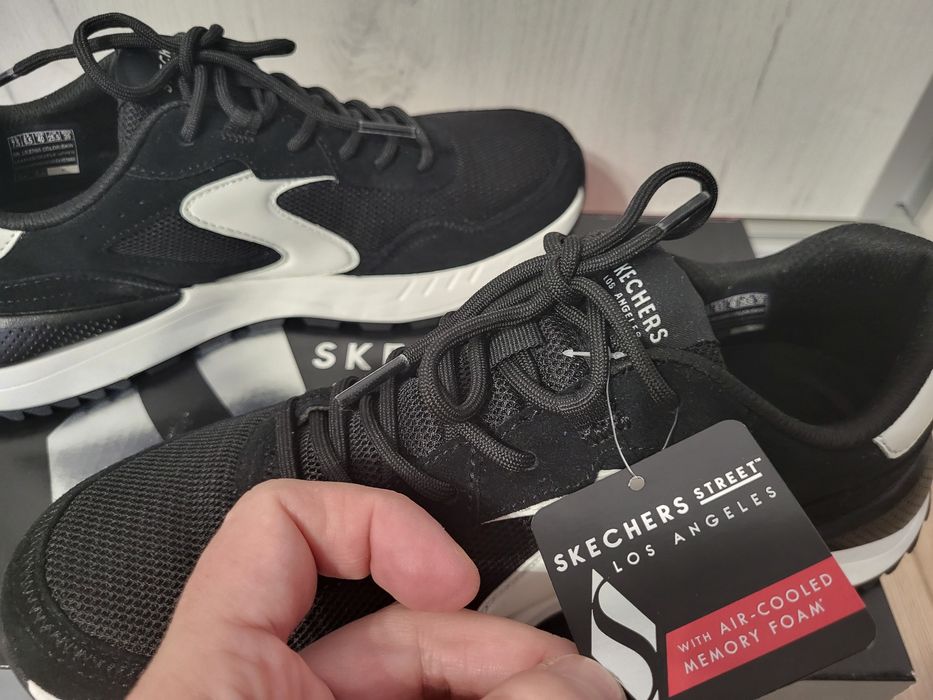 Adidasi Skechers mărimea 40