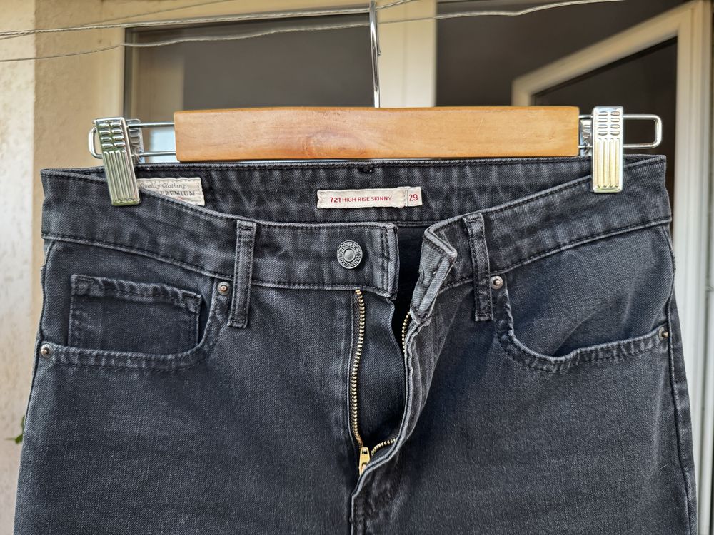Дънки на Levi’s с висока талия