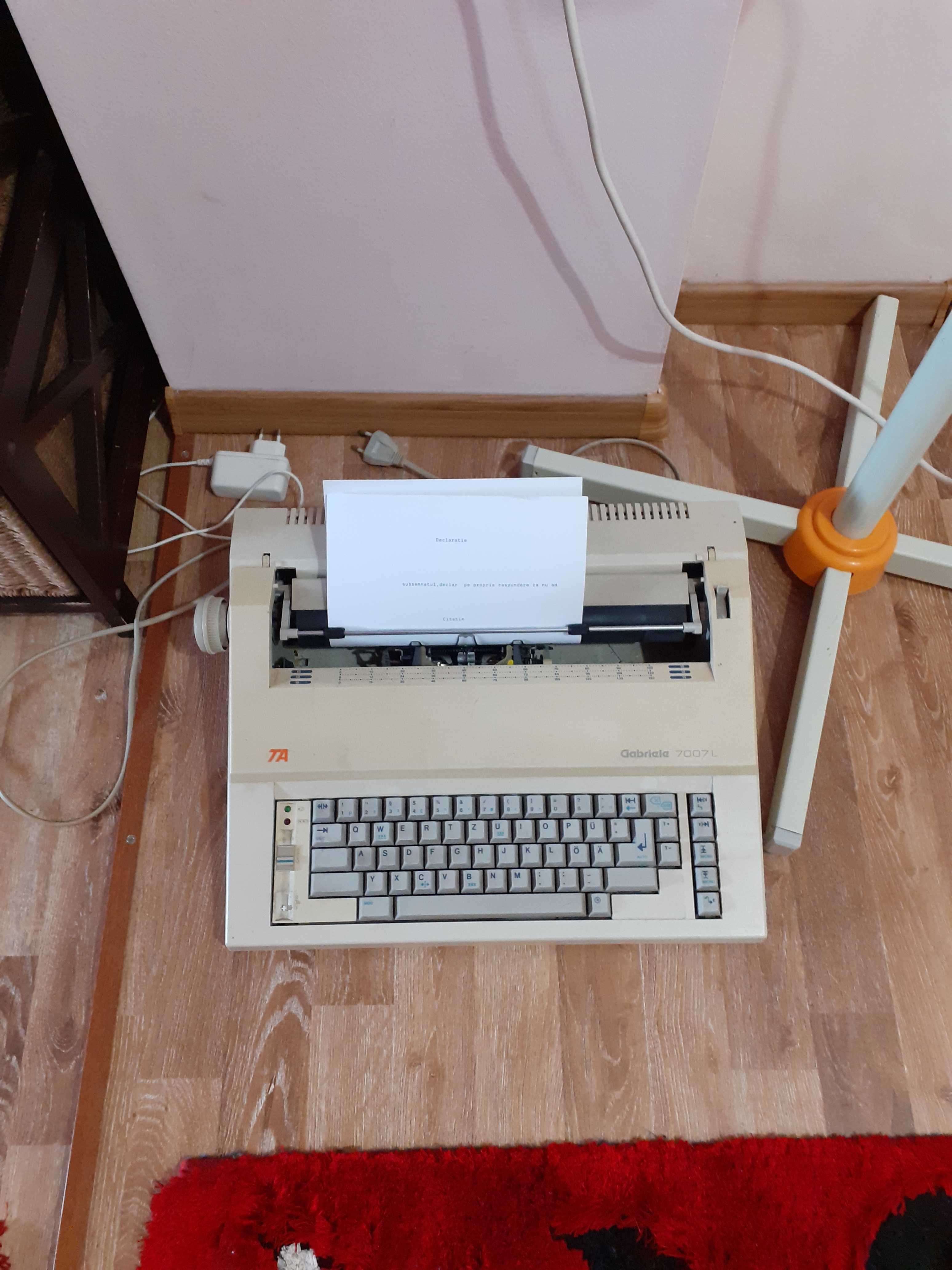 Mașină de scris electrica