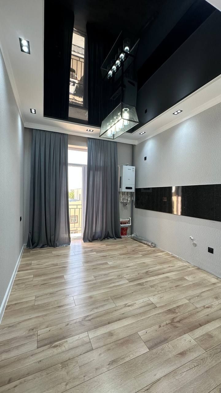 Melodiya Mezon market orqasida
5 etajlik kirpichniy domning 4-etajida