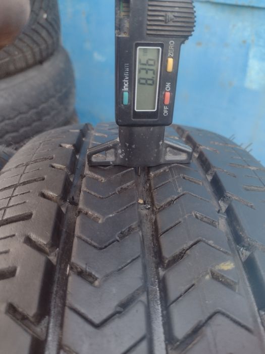 Почти нови 2бр.215/65/16 С Michelin Agilis dot3624