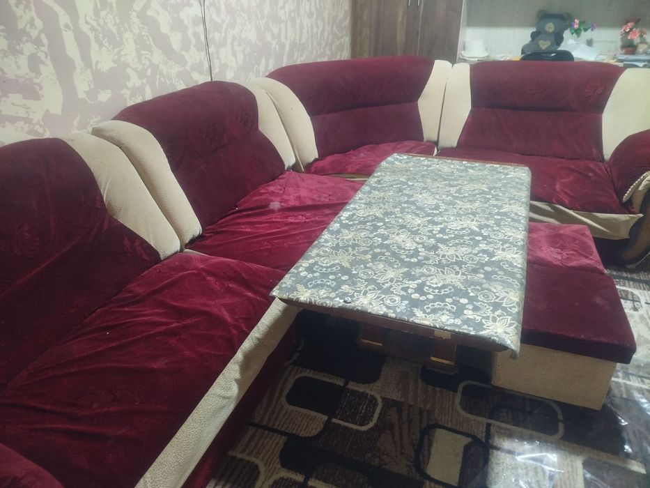 sotiladi kuxonniy ugolok , xolati yaxshi , toza
