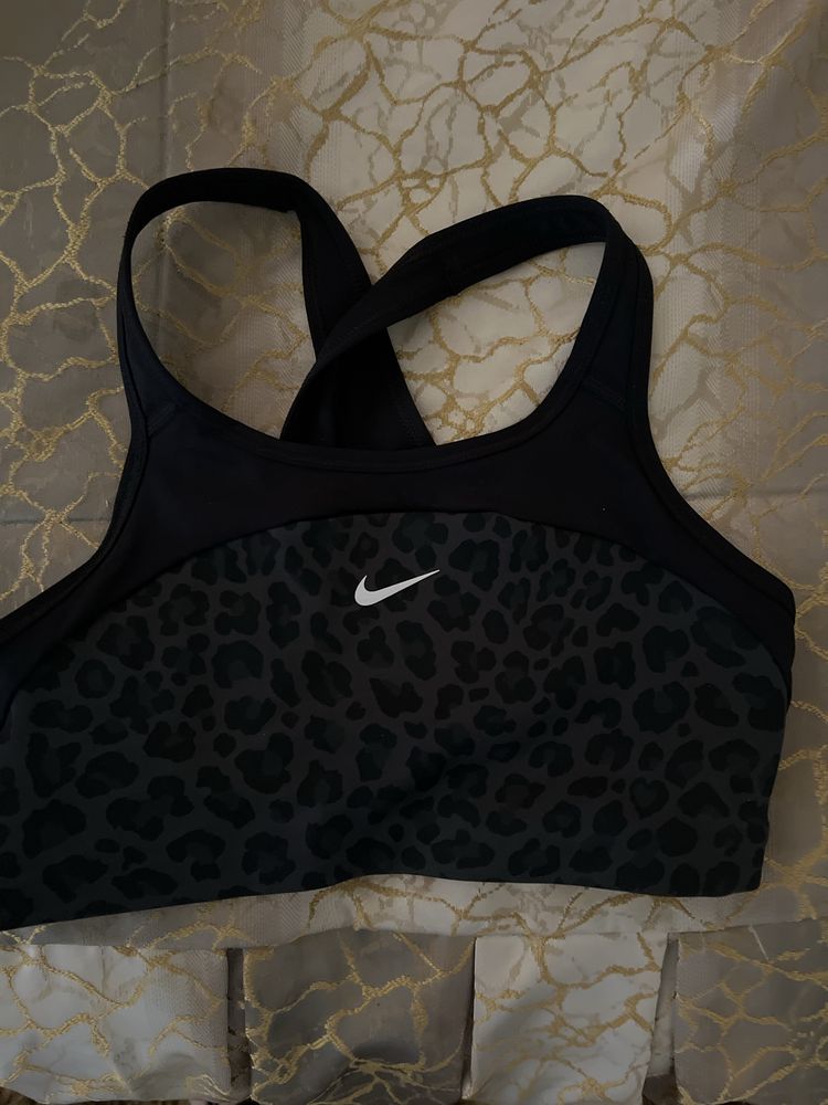 Дамско бюстие Nike