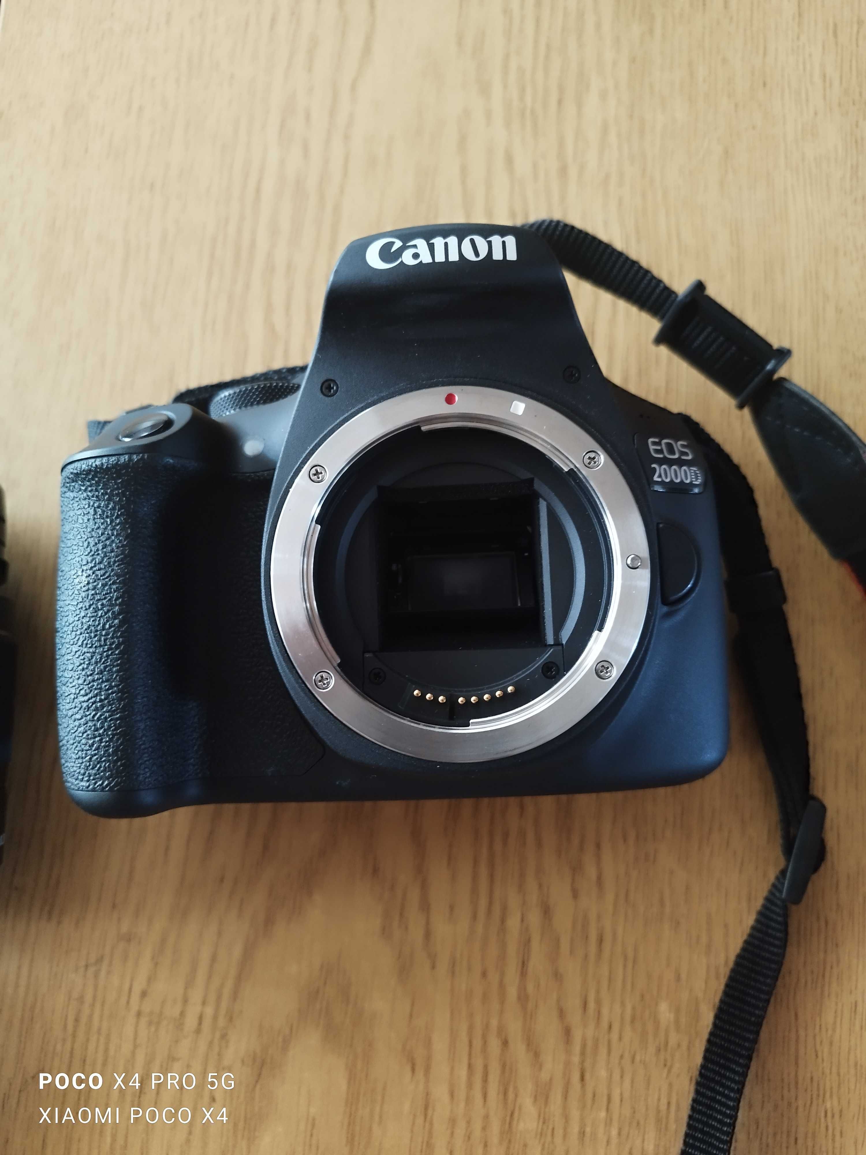 Фотоапарат Canon EOS 2000D