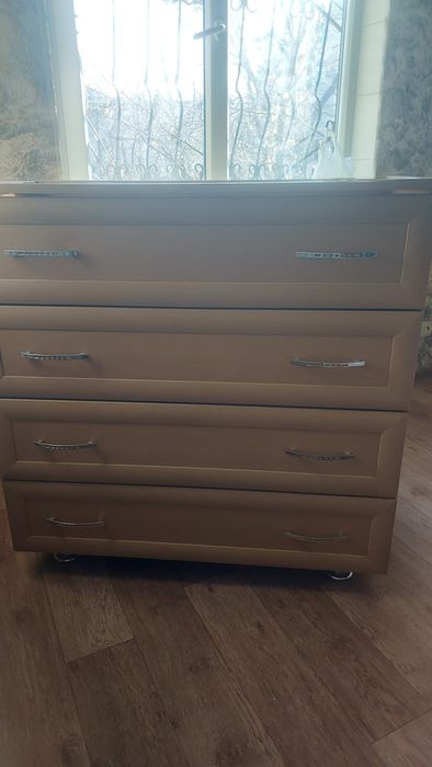 Камод среднего состояния