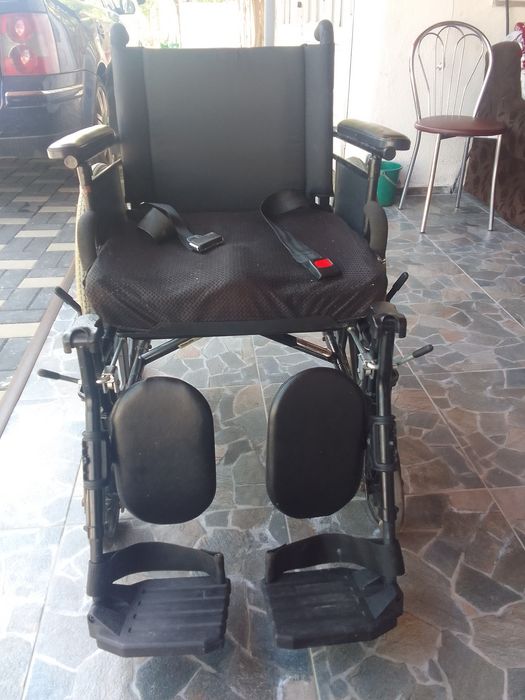 Cărucior pentru dezabili pliabil