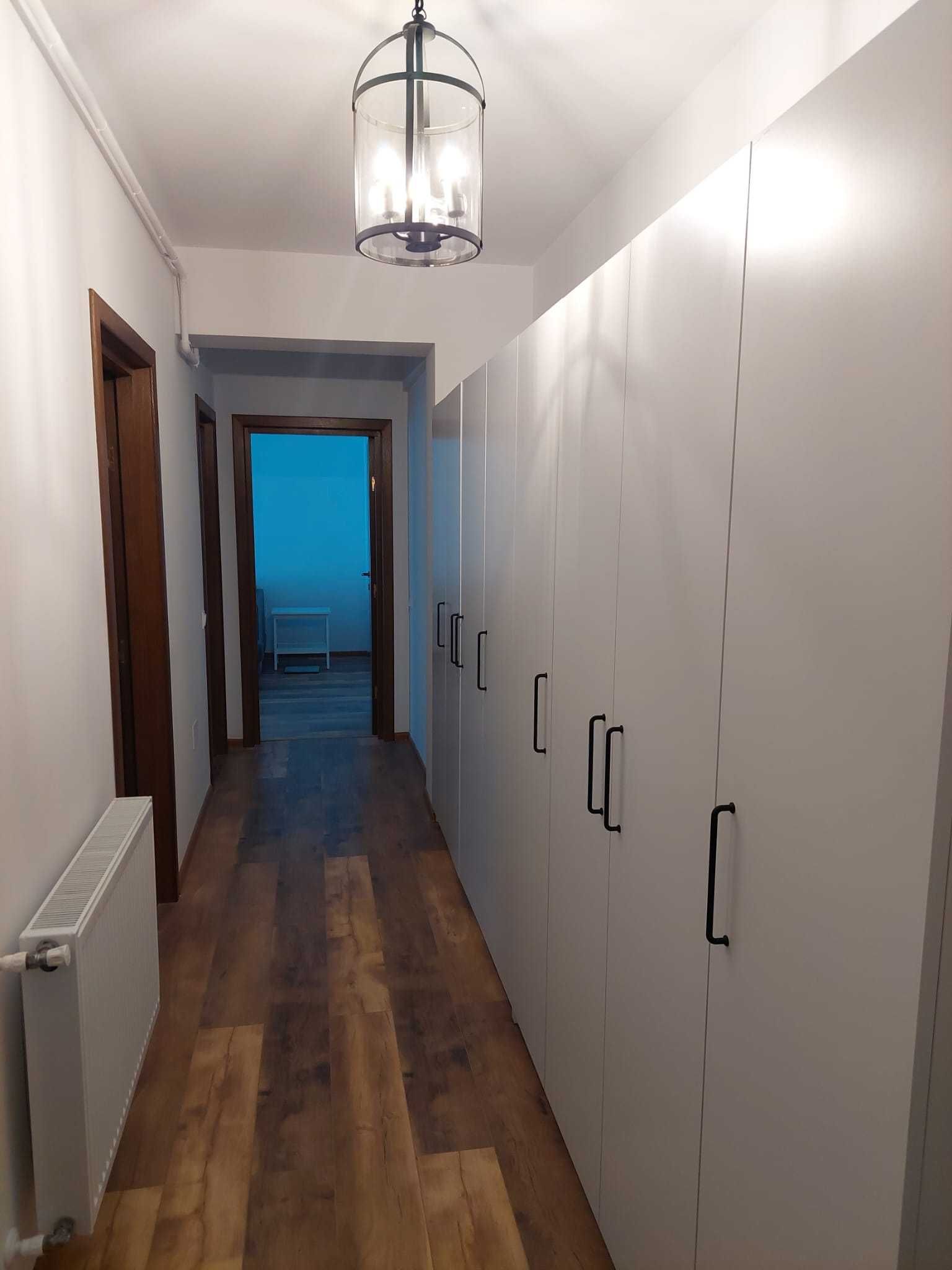 Inchiriem apartament 2 camere decomandat - Brasov