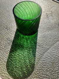 Чашки от фасетирано цветно стъкло