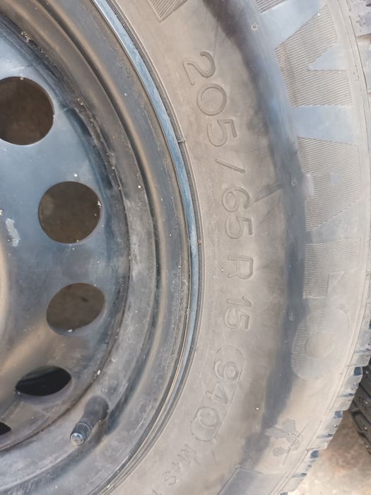Bmw зимни  гуми със джанти 15 цола