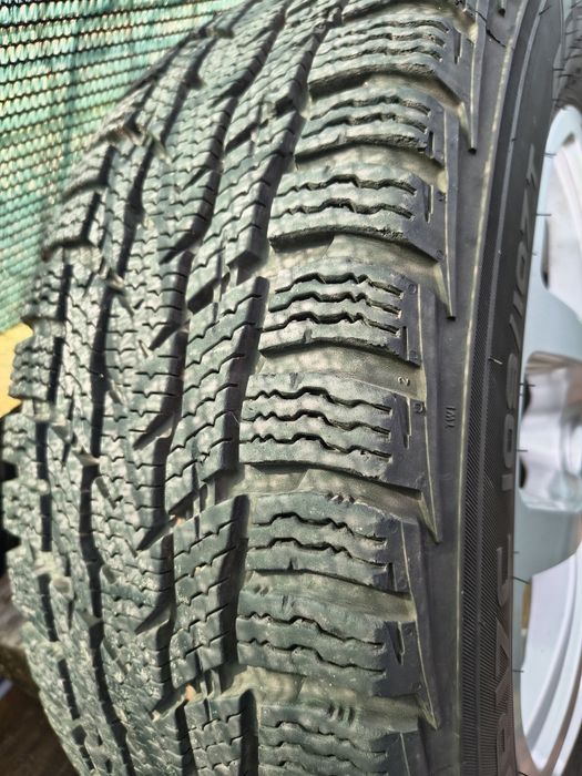 Anvelope iarna NOKIAN 215 60 r17C